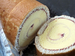 CAKE ROLLED W/ICE CREAM FROZEN
