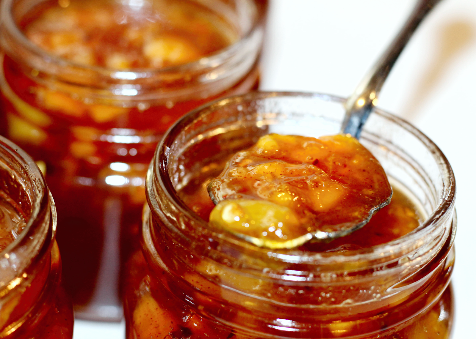 JAM PEACH IN JAR
