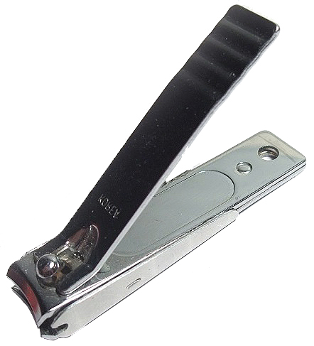 NAIL CLIPPER WITH PARED NAIL POCKET