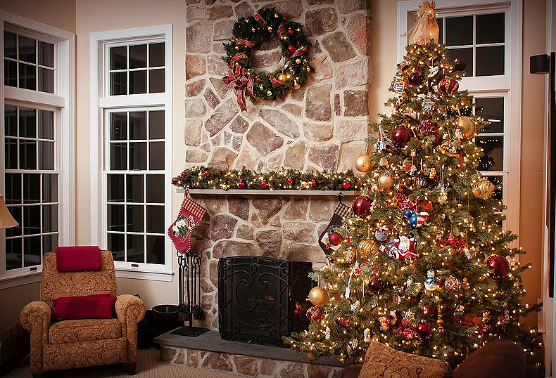 XMAS TREE WITH STAND PLASTIC 1.5MTR HEIGHT