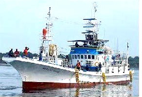 TUNA SKIPJACK POLE FISHING