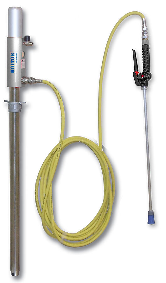 1:1 CHEMICAL PUMP W/HOSE AND GUN